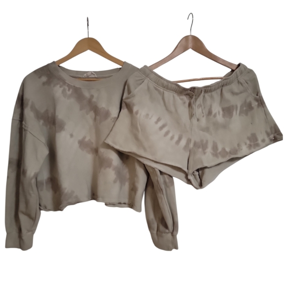 Olive & Oak Other - Olive And Oak Shorts Long Sleeves Pajama Set Size XL Tan Brown